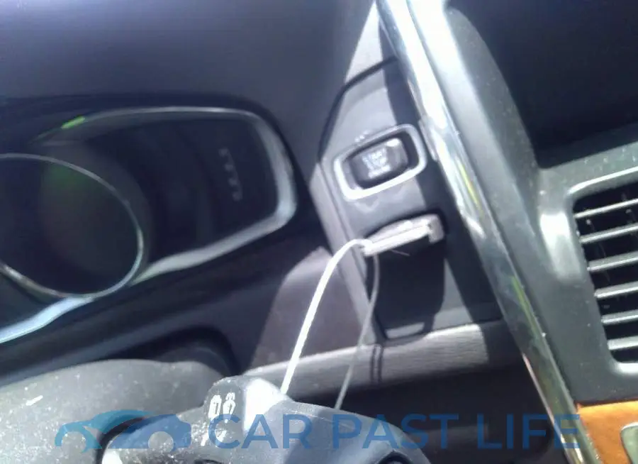 YV440MDU9H2179710# 11
