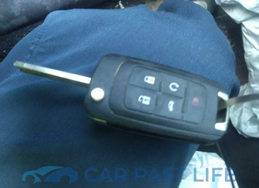 1G11E5SA9GF109663# 11
