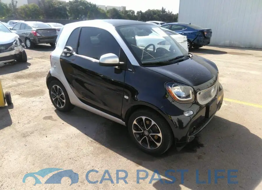 WMEFJ5DA0GK074221# 1