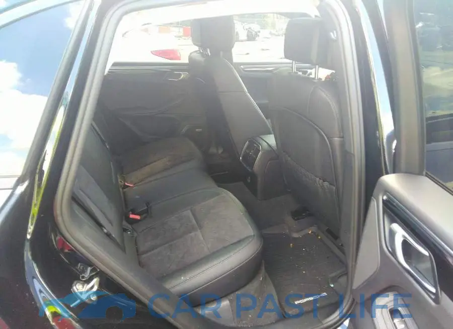 WP1AA2A50MLB09777# 8