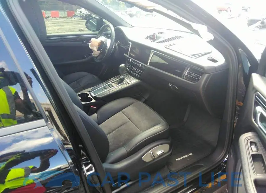 WP1AA2A50MLB09777# 5