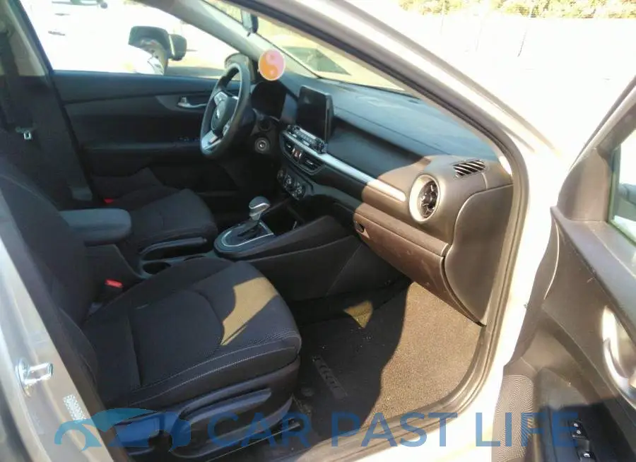 3KPF24AD4LE243299# 5