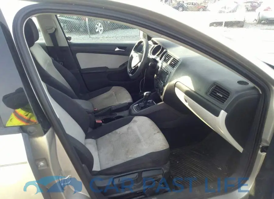 3VW2K7AJ4FM299885# 5