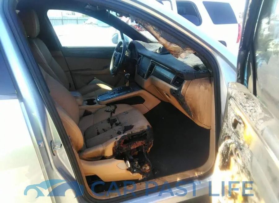 WP1AA2A59HLB04888# 5