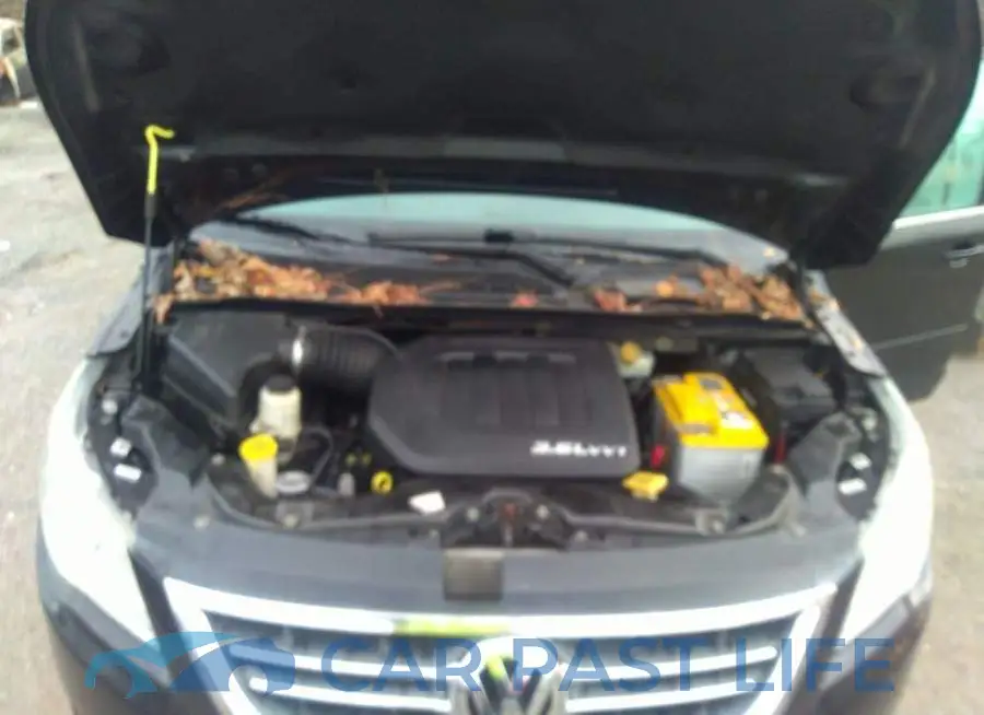 2C4RVACG9CR276288# 10