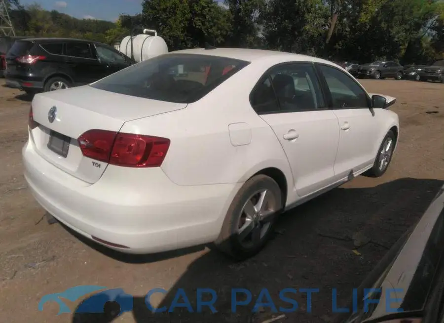 3VWLL7AJ0CM405973# 4