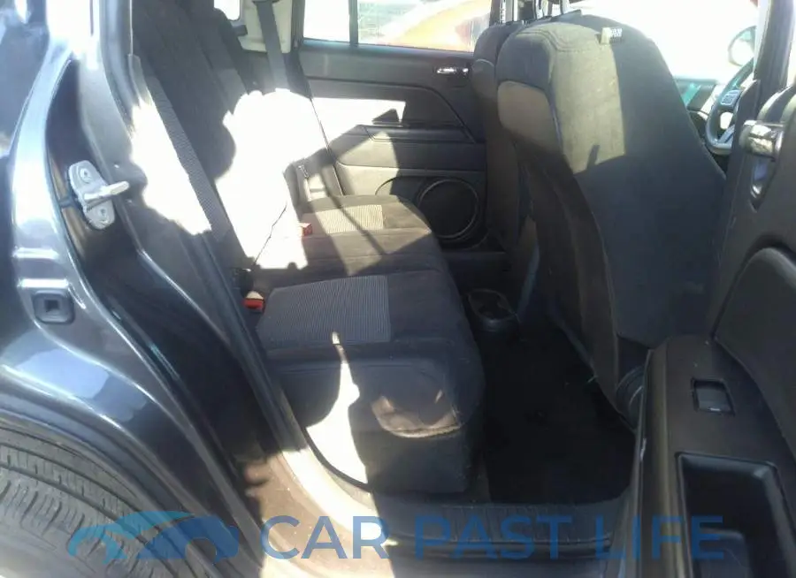 1C4NJDBB5ED828652# 8