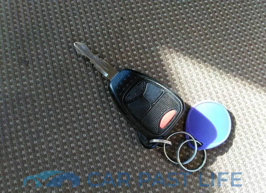 1C4NJDBB7CD591093# 11