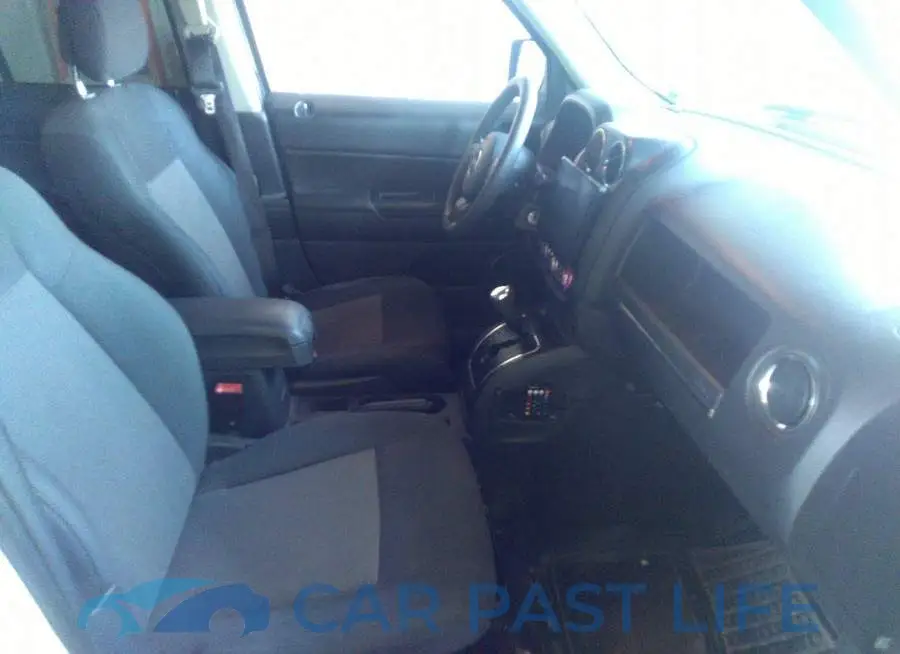 1C4NJPBA0CD674194# 5
