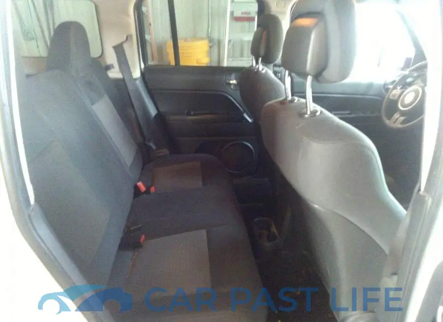 1C4NJPBA0CD674194# 8