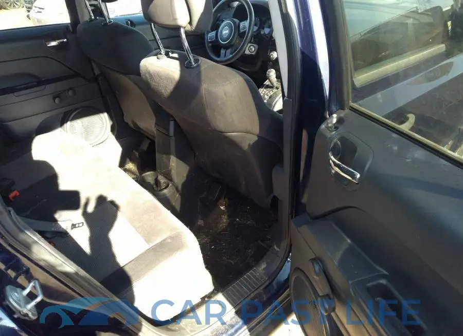 1C4NJPBA1CD627532# 8