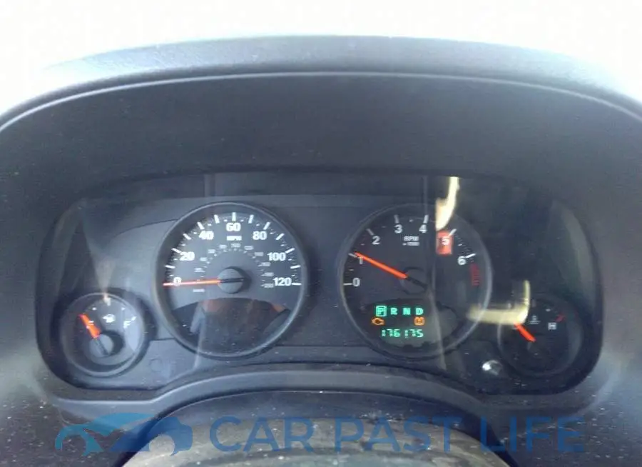 1C4NJPBA1CD627532# 7
