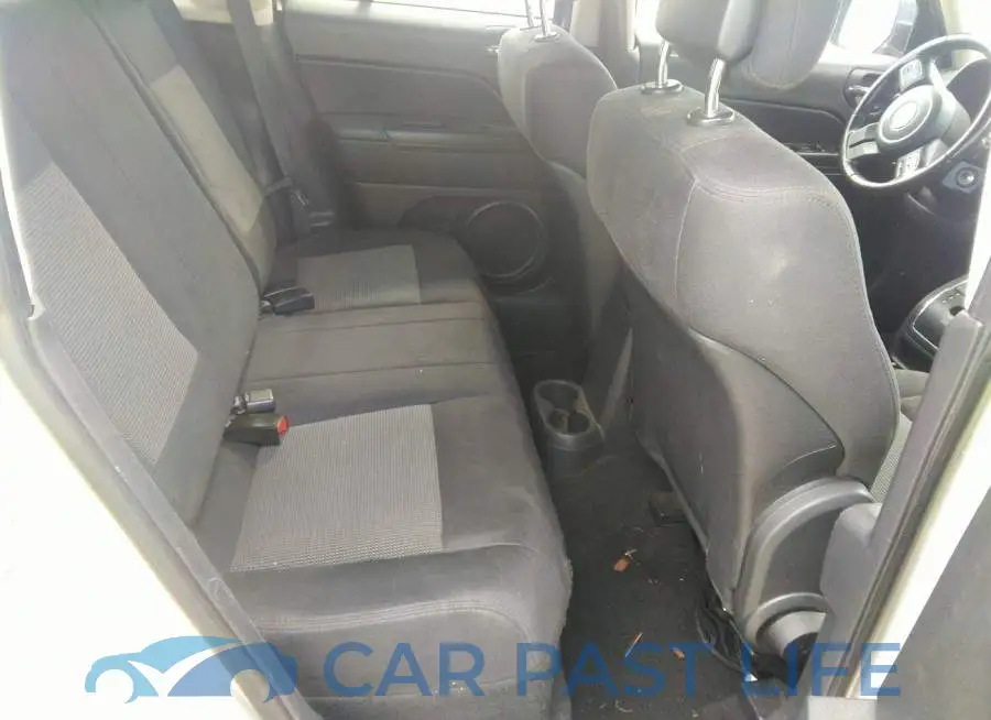 1C4NJPFB2CD610578# 8