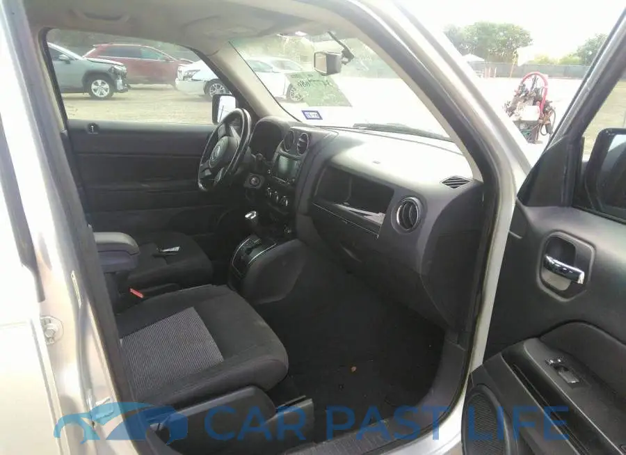 1C4NJPFB2CD610578# 5