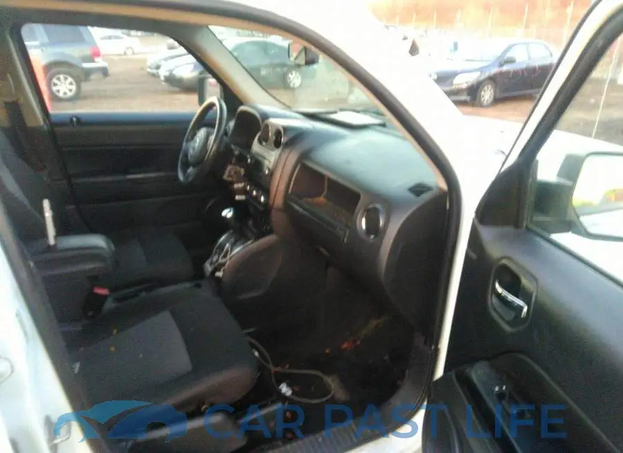 1C4NJPFB3CD690439# 5