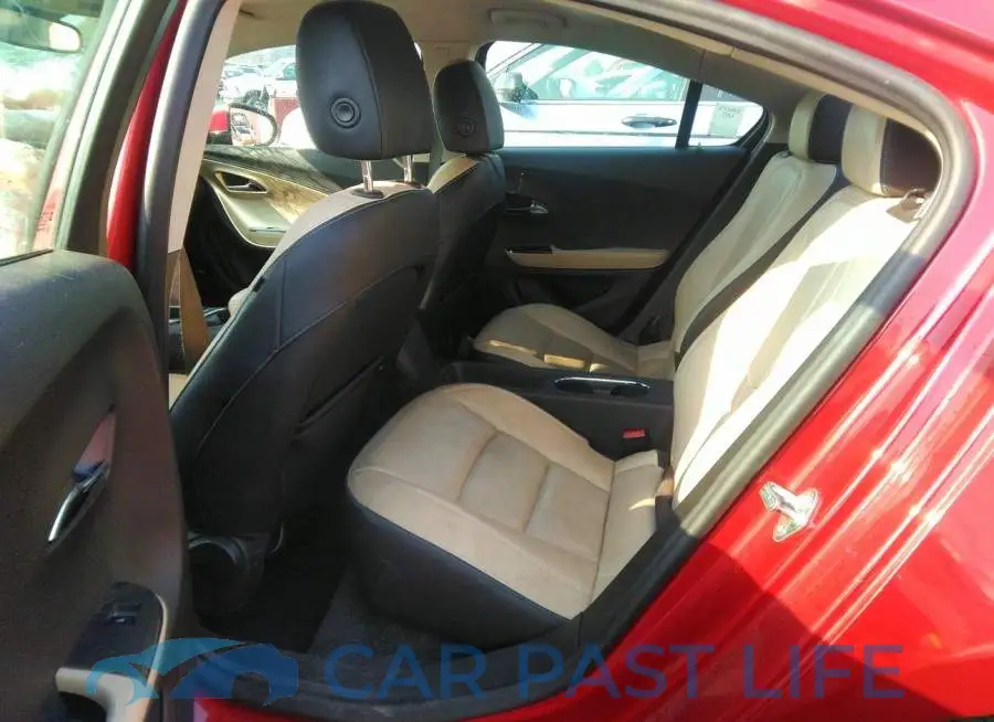 1G1RB6E46CU106913# 8