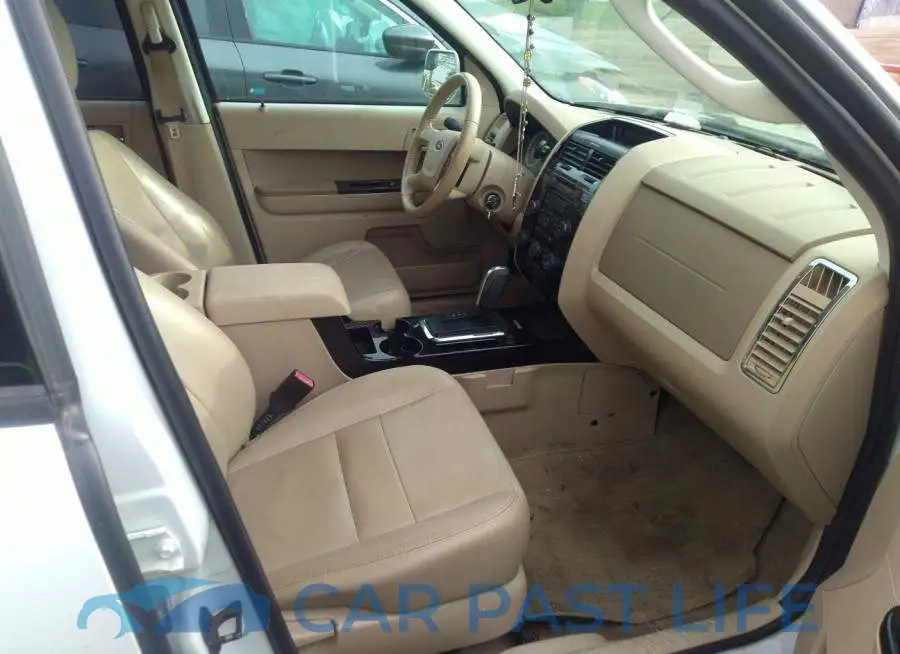 1FMCU9EG2CKA43190# 5