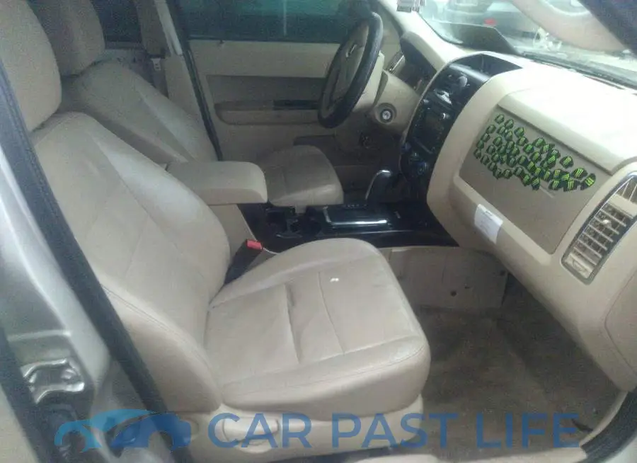 1FMCU9EG4CKB91373# 5