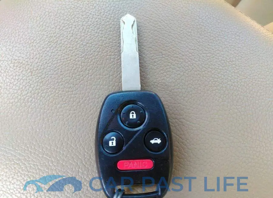 1HGCS2B85CA005684# 11