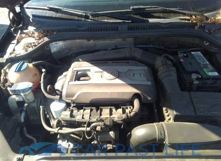 3VW4A7AJ0CM017572# 10