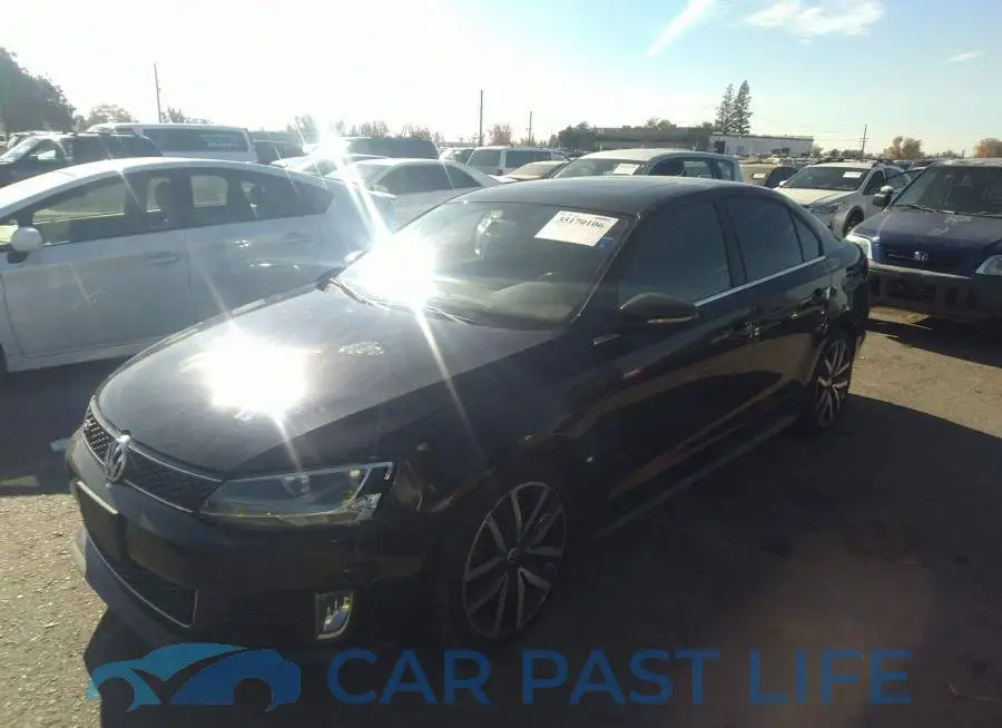 3VW4A7AJ0CM017572# 2