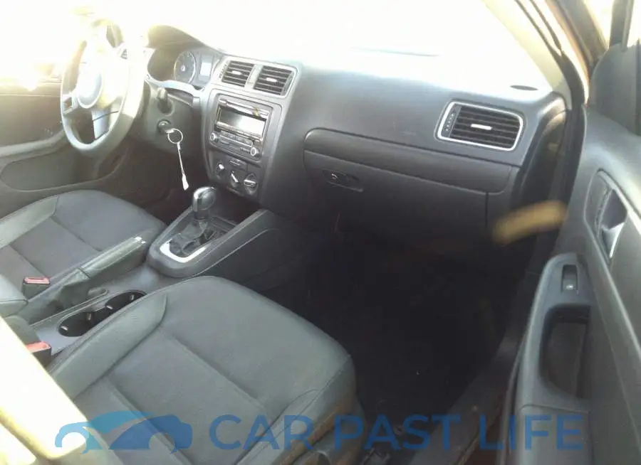 3VWDP7AJ0CM111885# 5