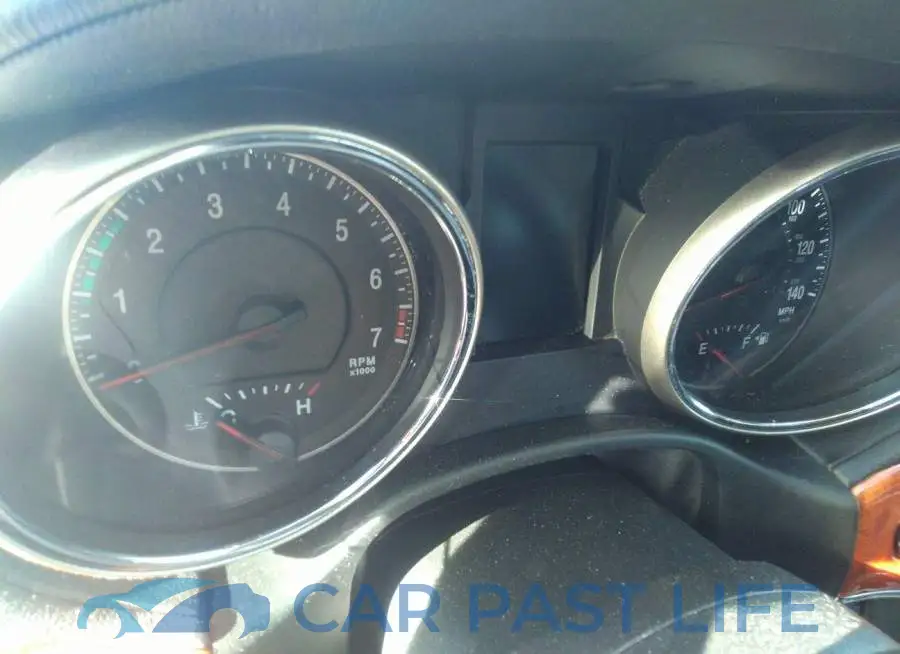 1C4RJFCG8CC187989# 7