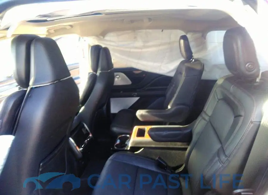 5LM5J7XC7LGL21842# 8