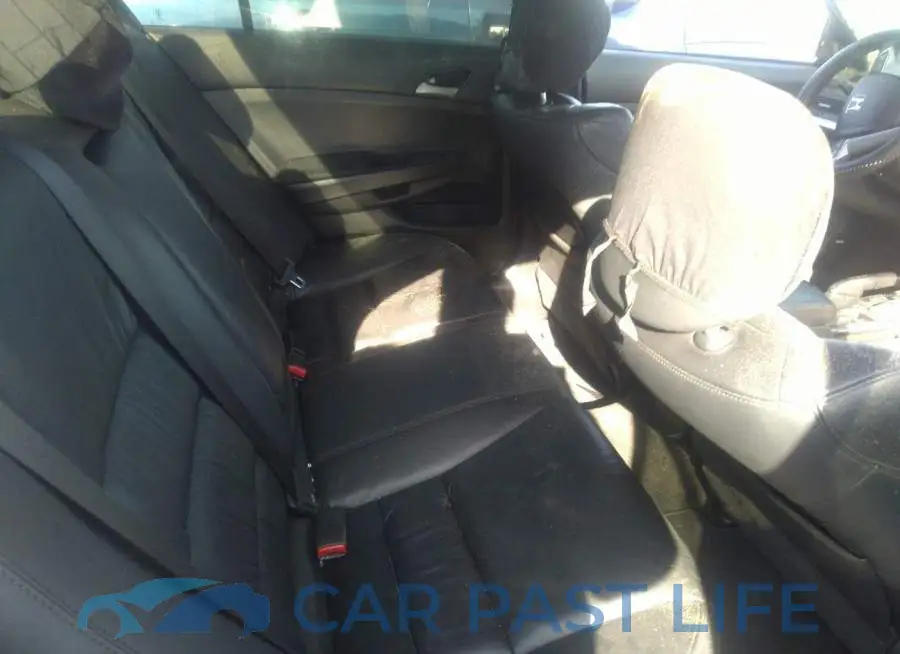 1HGCP2F62CA200264# 8