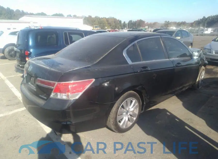 1HGCP2F62CA200264# 4