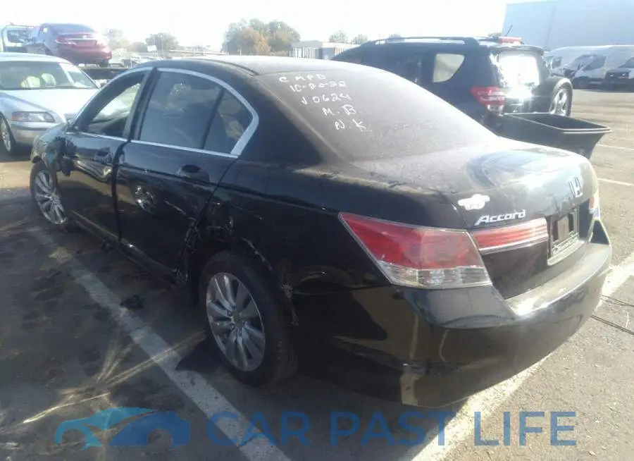 1HGCP2F62CA200264# 3