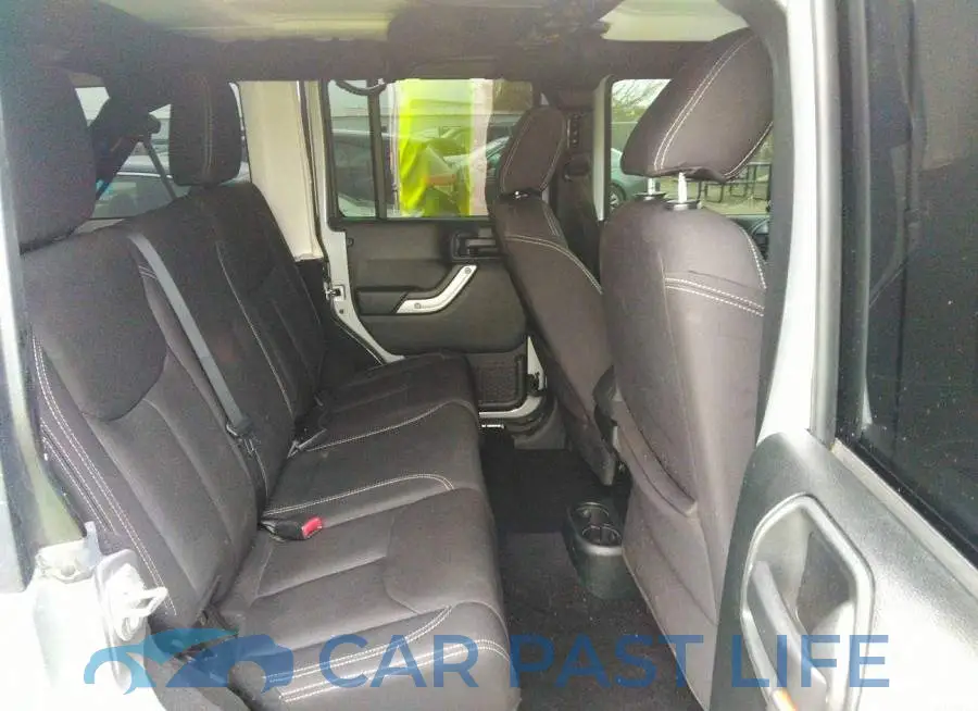 1C4BJWEG1JL815418# 8