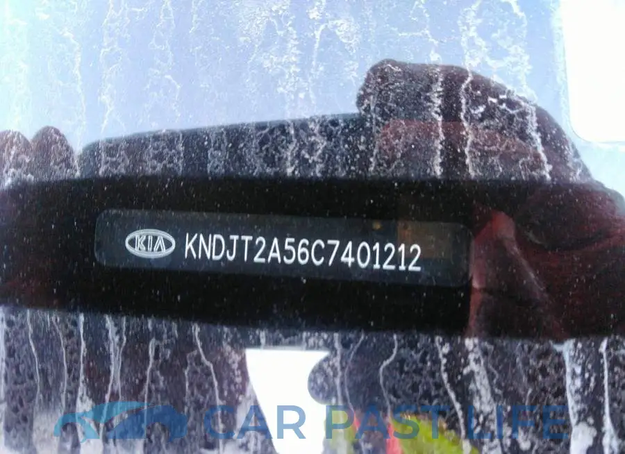 KNDJT2A56C7401212# 9