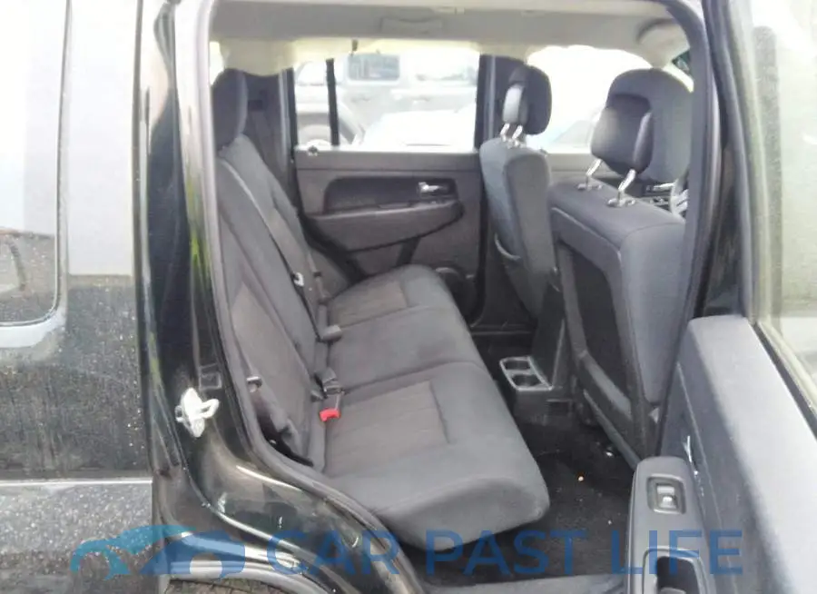 1C4PJLAK6CW189204# 8