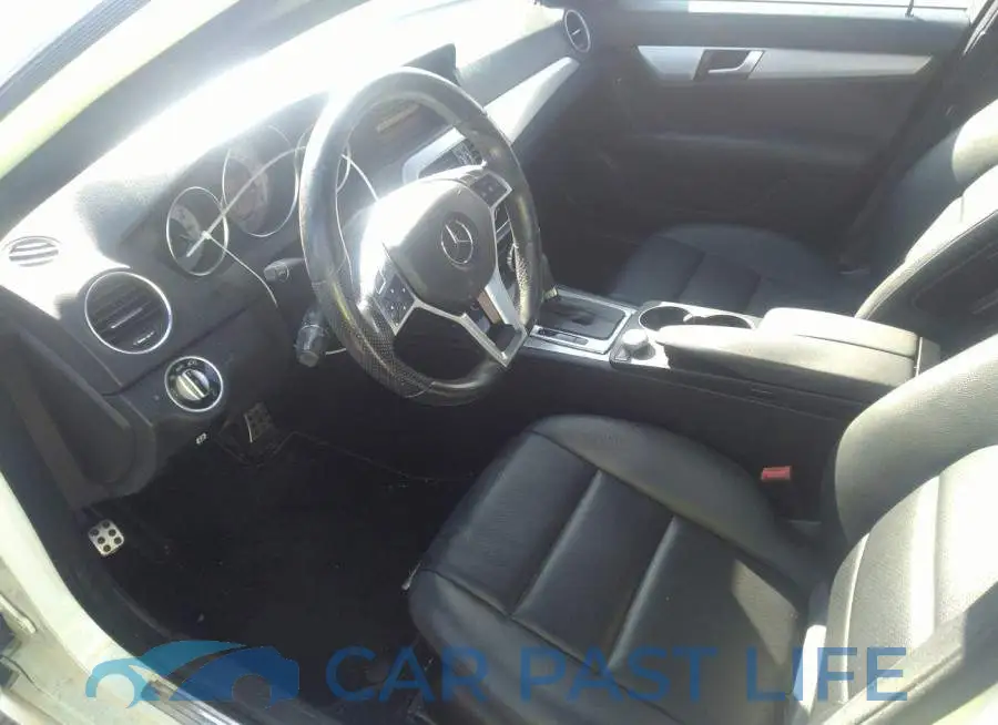 WDDGF4HB4CR211752# 5