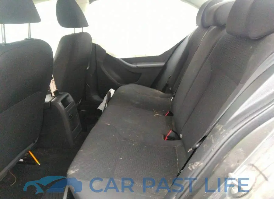 3VW2K7AJ7FM242662# 8