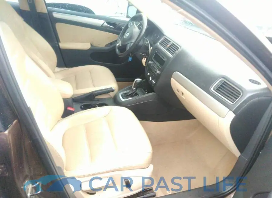 3VWDX7AJXDM447612# 5