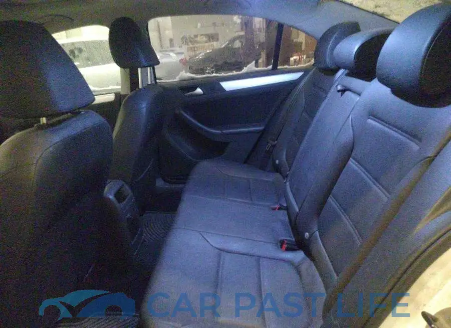 3VWLL7AJ8CM367697# 8