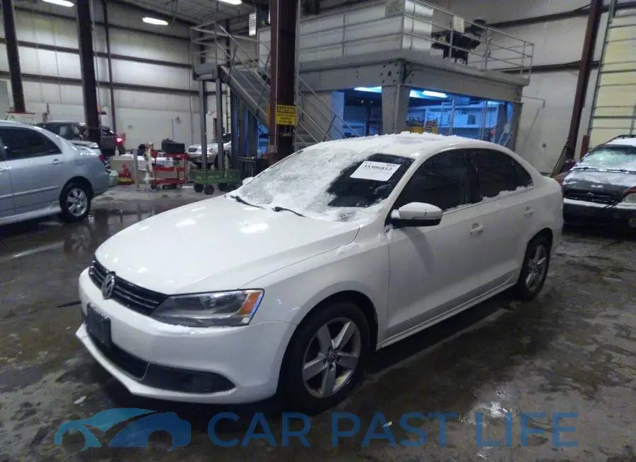 3VWLL7AJ8CM367697# 2
