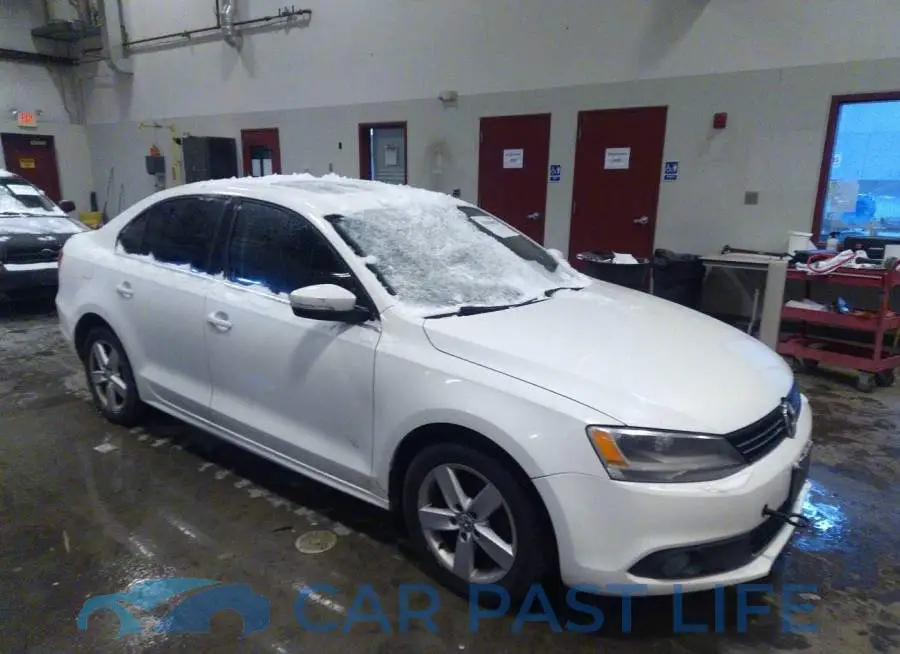 3VWLL7AJ8CM367697# 1