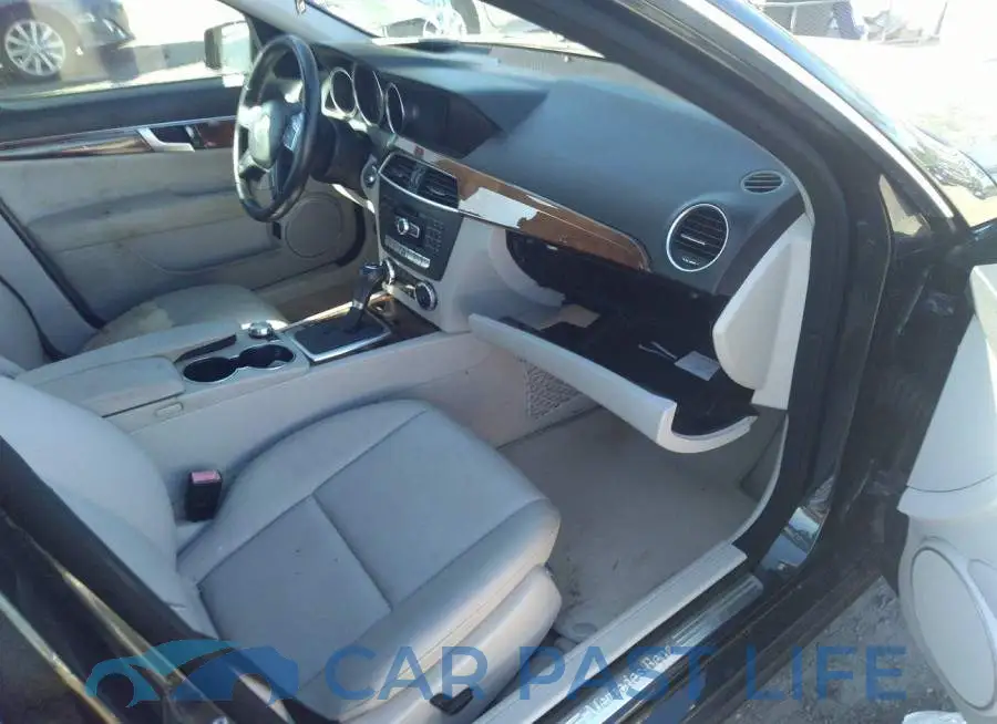 WDDGF4HB9CR214422# 5