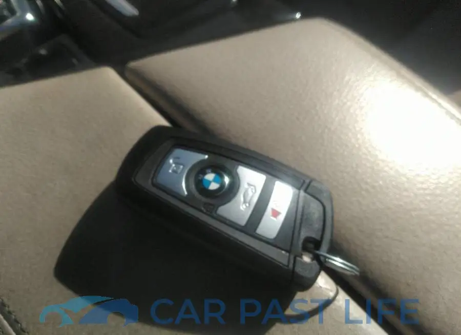 WBAFR7C54CC810196# 11