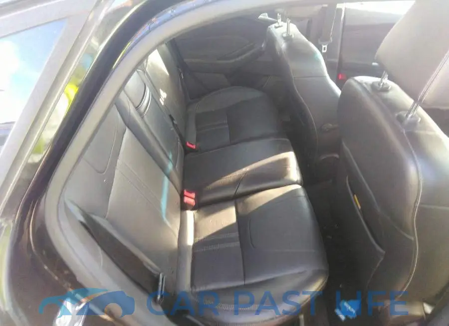 1FAHP3J24CL411748# 8