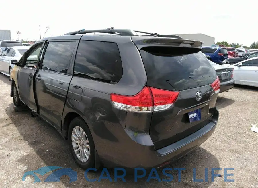 5TDYK3DC8CS237226# 3