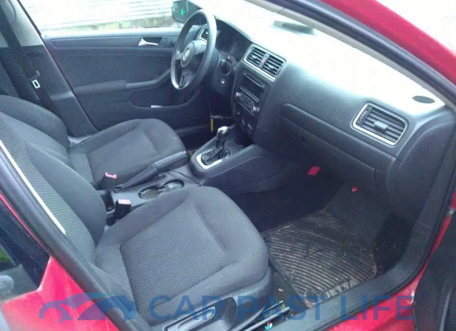 3VW2K7AJ7CM357872# 5
