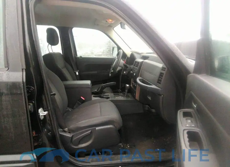 1C4PJMAK6CW209456# 5