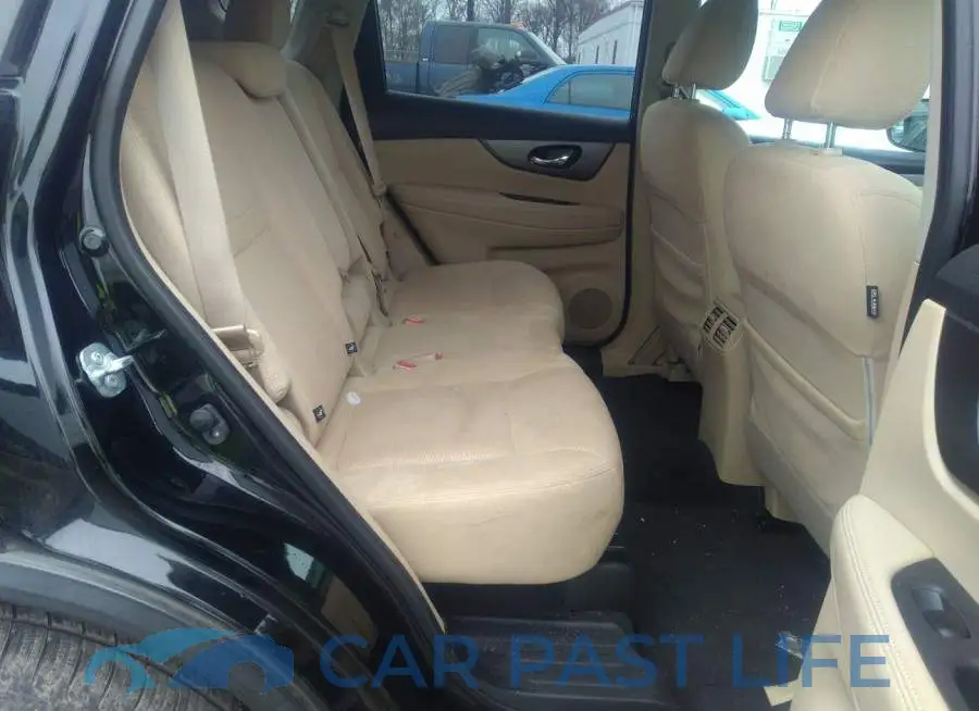 JN8AT2MT7GW003811# 8