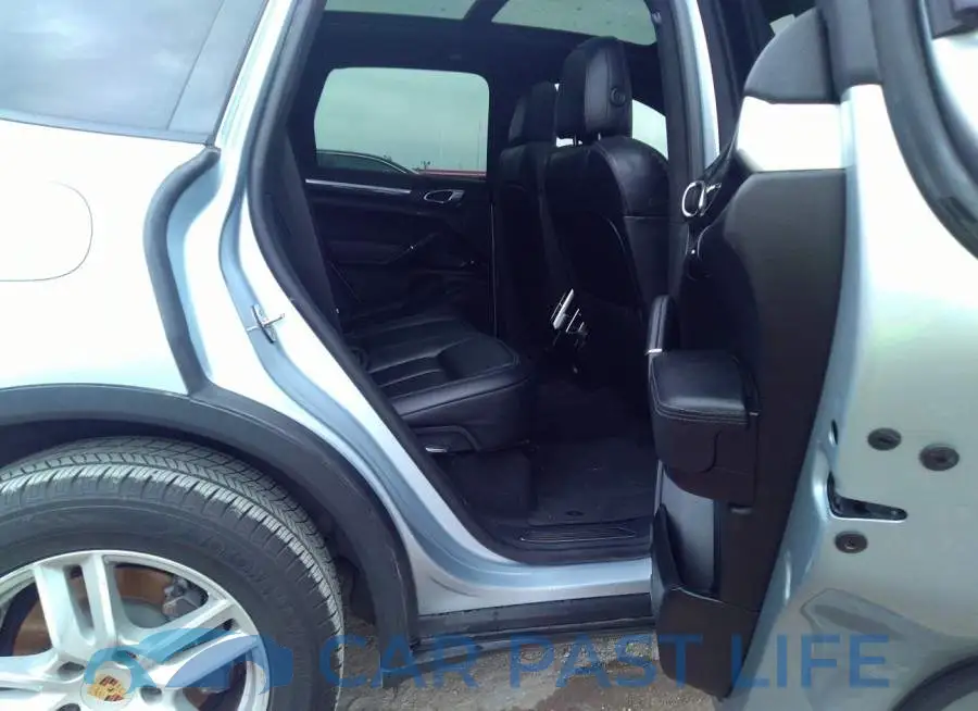 WP1AA2A29GLA10689# 8