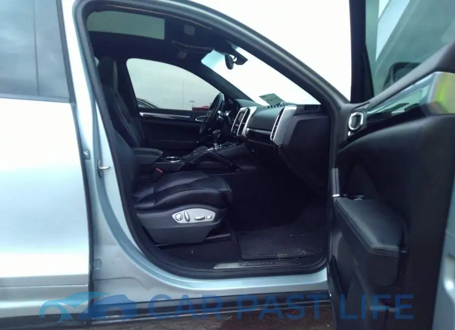 WP1AA2A29GLA10689# 5