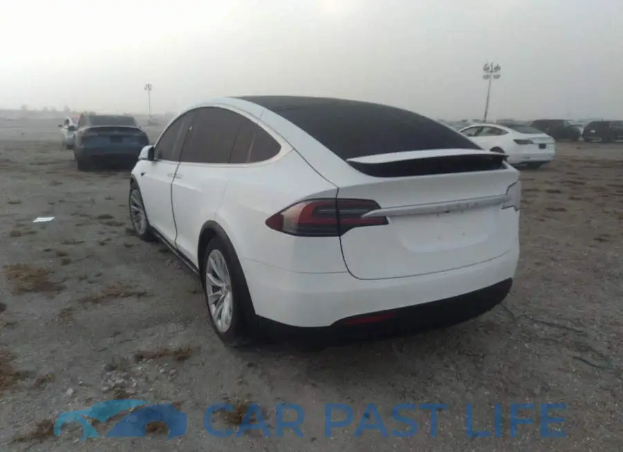 5YJXCDE27JF103992# 3